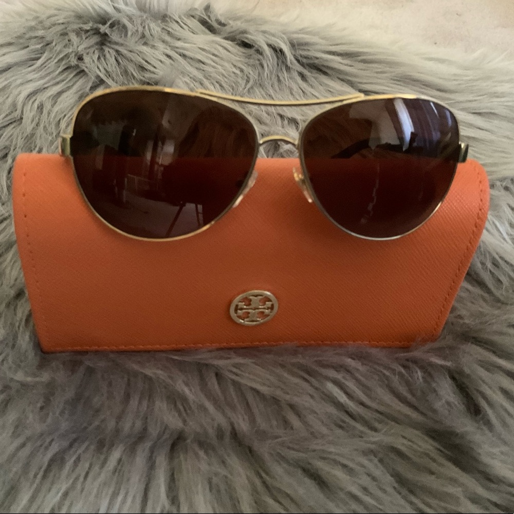 Tory Burch Aviator Sunglasses